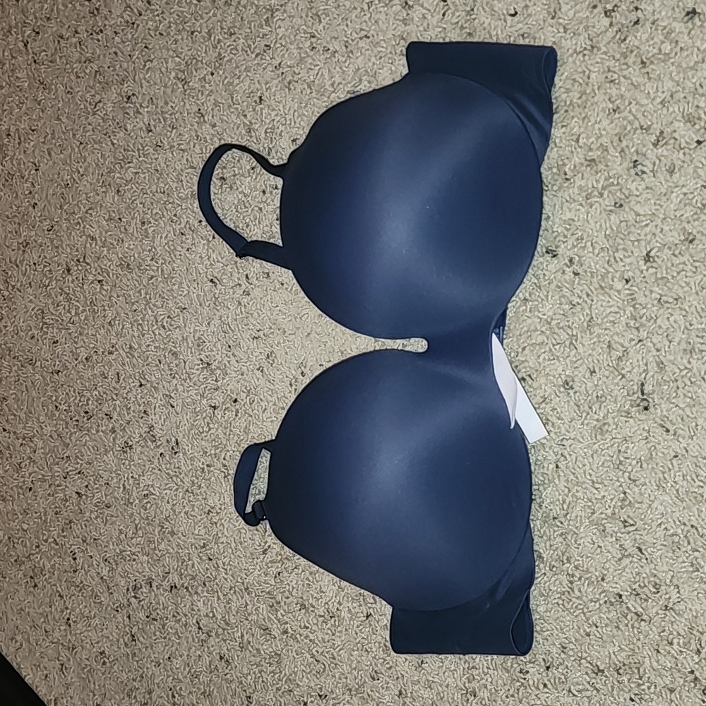 Victoria's Secret incredible bra perfect shape. Size 38D. Blue color.